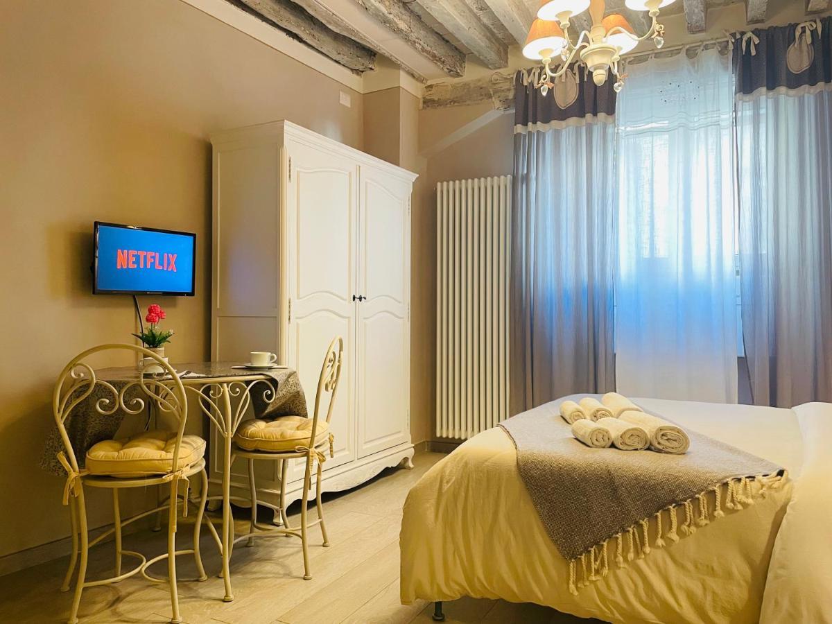 All'Interno Delle Mura Appartamento Con Wi-Fi E Netflix 卢卡 外观 照片
